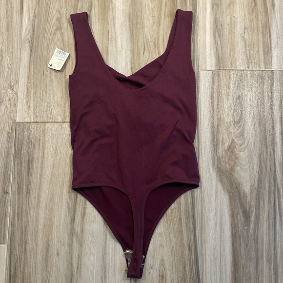 Free People Intimately Clean Lines Bodysuit Size Medium/Large Wine Preppy Staple - Picture 5 of 9
